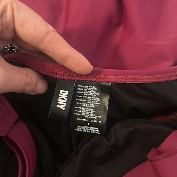 New DKNY Ruffle Plunge Underwire TummyControl One Piece Swimsuit Burgundy Size 6 - Picture 11 of 11